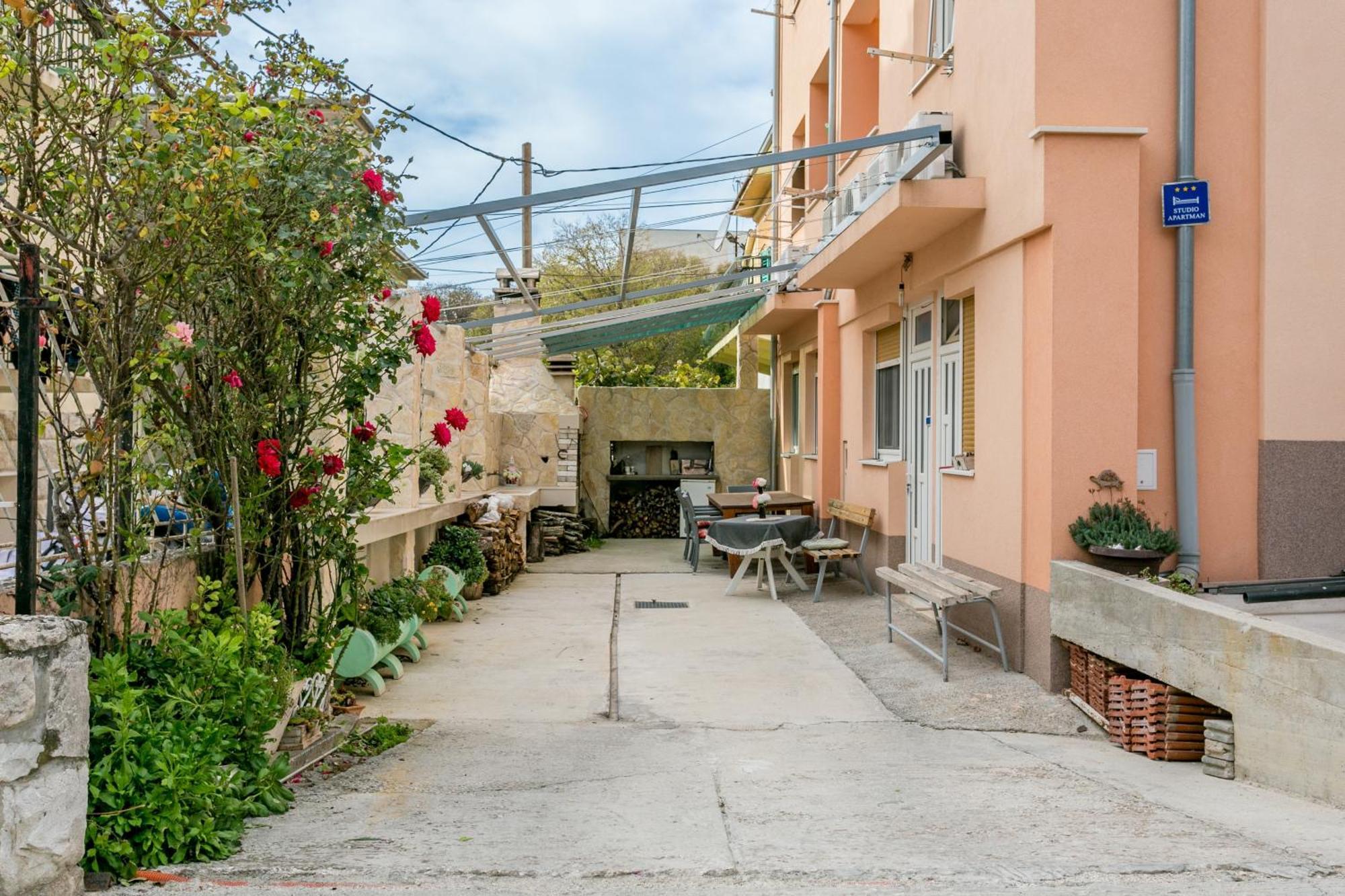 Apartman With A Parking Space - 14051